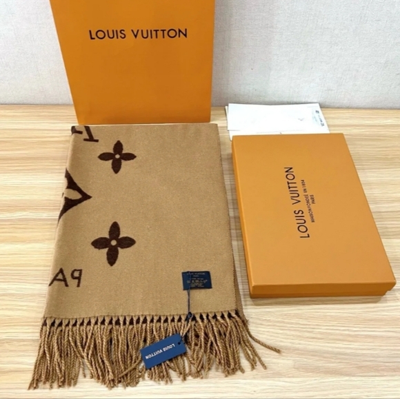 <AUTHENTIC>Louis Vuitton Scarf main image 4